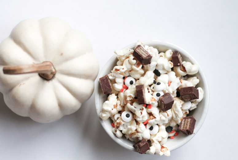 Spooky popcorn chocolate